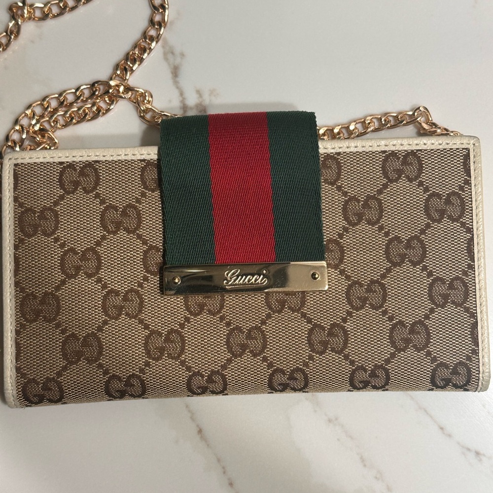 Gucci GG Sherry line Wallet with chain